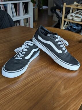Vans Women's Black & White Old Skool Canvas Sneaker